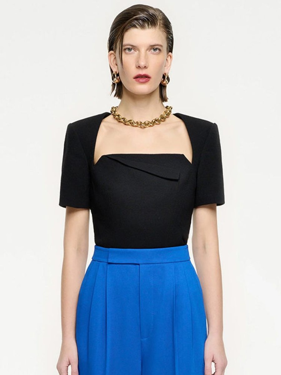 ROLAND MOURET Short Sleeve Wool Crepe Top In Black